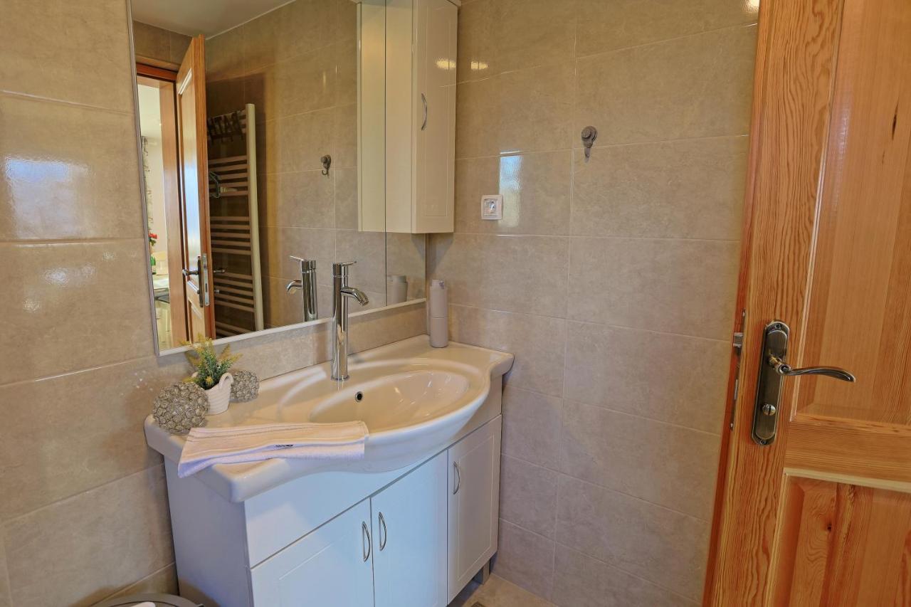 Luxury Apartman Alex With Sauna In The Village Otocac Exterior photo